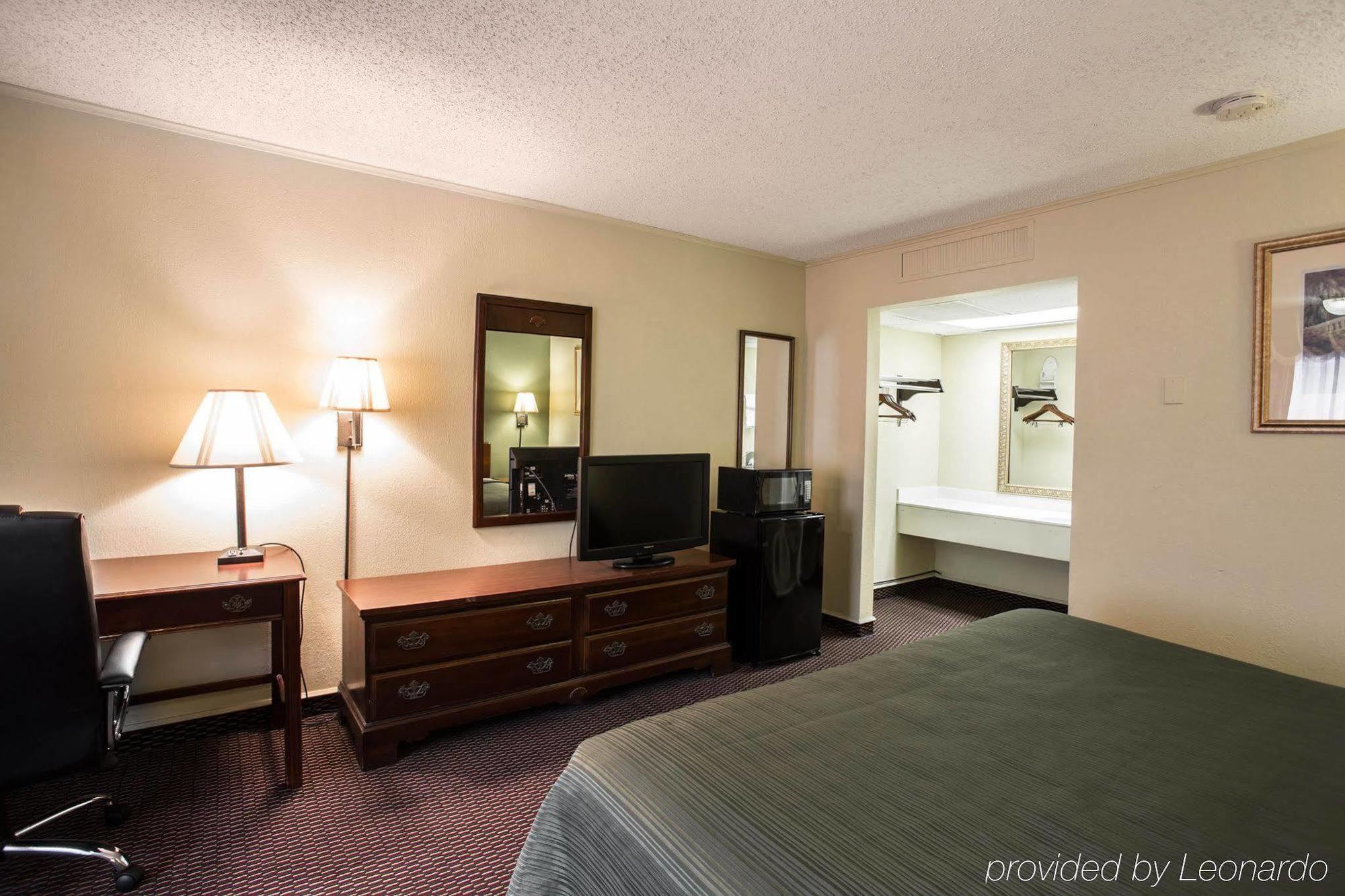 קולומביה Rodeway Inn Harbison Area מראה חיצוני תמונה