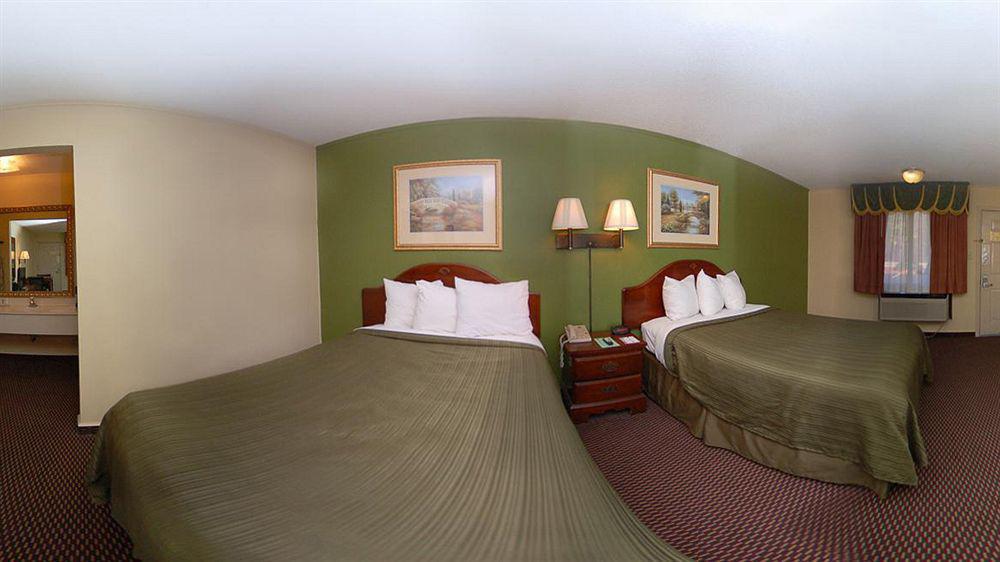 קולומביה Rodeway Inn Harbison Area מראה חיצוני תמונה